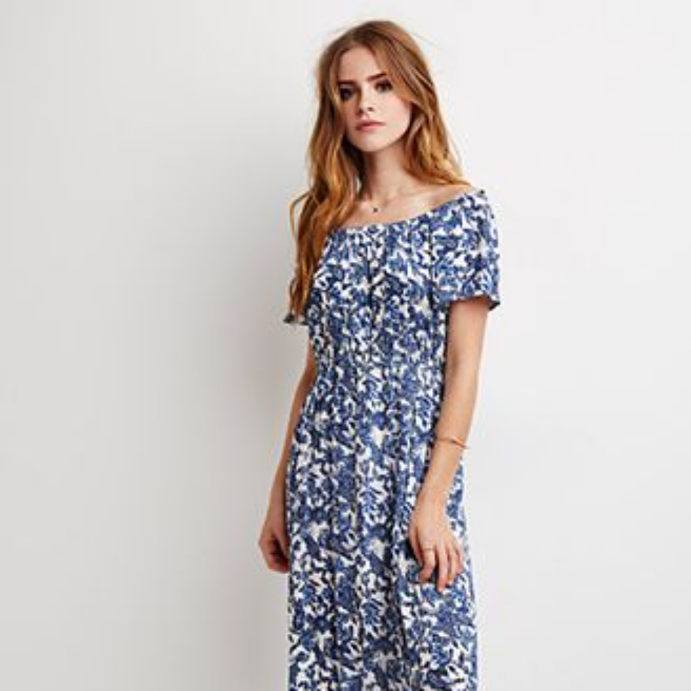 Forever 21 Off The Shoulder Paisley Maxi Dress